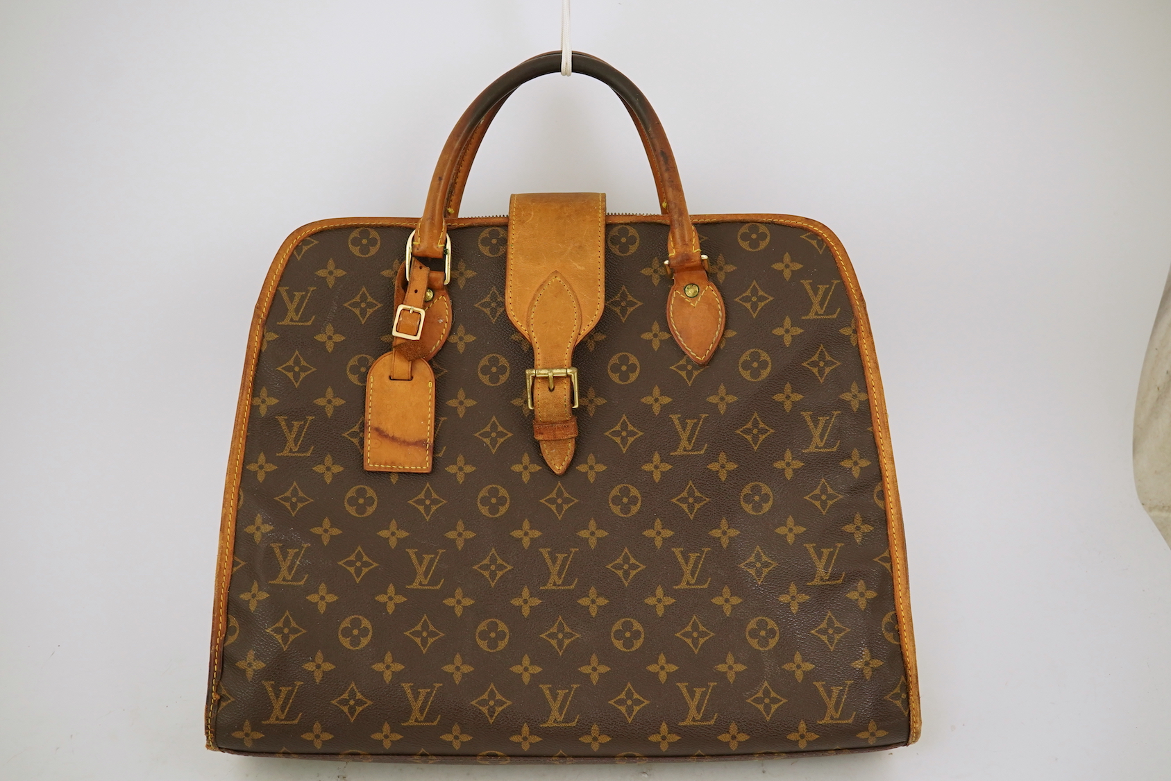 A Louis Vuitton handbag